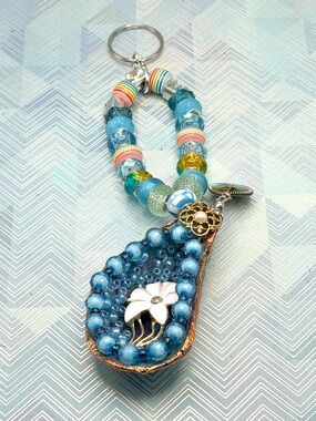 Mussel Seashell Keychain Blue Beaded Flower Keychain Charm